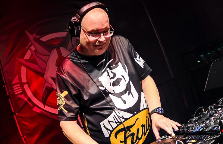 10/03: In Da Mix by Waxweazle at Hardcoreradio.nl