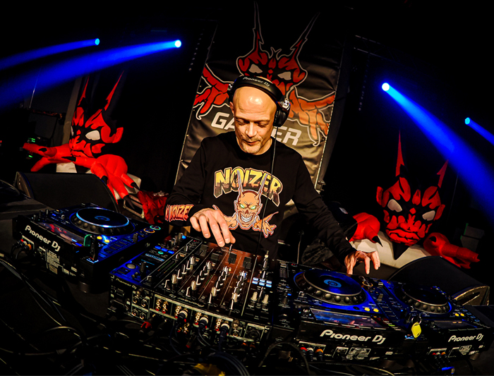 16/06: Mixes by Noizer on Hardcoreradio.nl